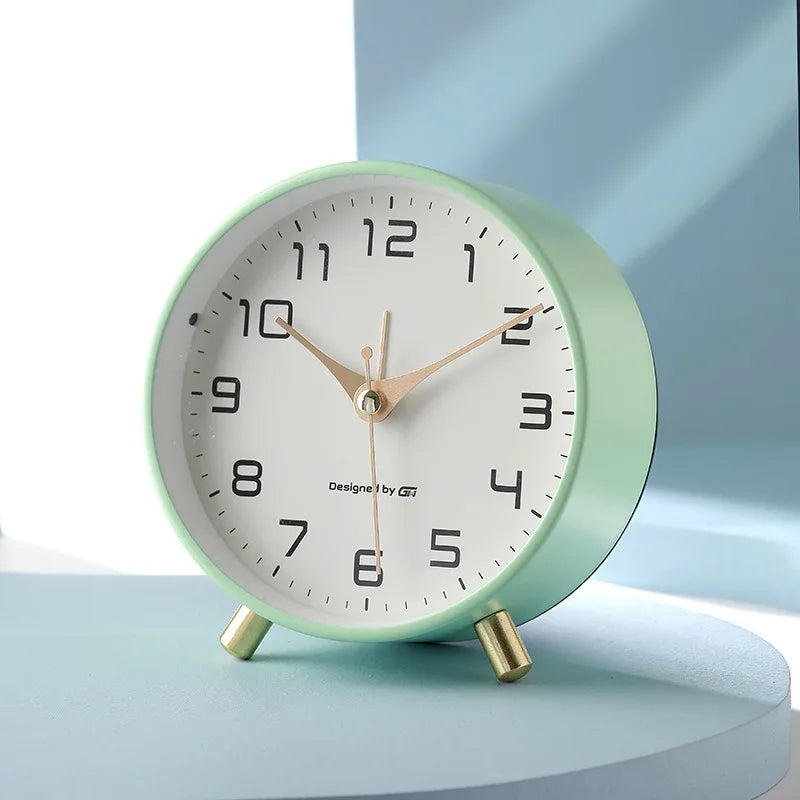 Scandinavian Silent Table Clock Modern Metal Desk Clock Battery Operated